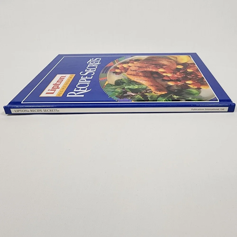 VINTAGE Lipton Recipe Soup MIX‎ Recipe Secrets Cookbook by Thomas J. Lipton 1995